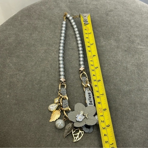 NUANCE gray faux pearl beaded flower leaf rhinestone believe chunky necklace - Picture 9 of 11